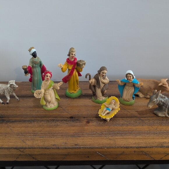 Vintage Plastic Nativity Scene Jesus Mary Wisemen - Picture 2 of 6